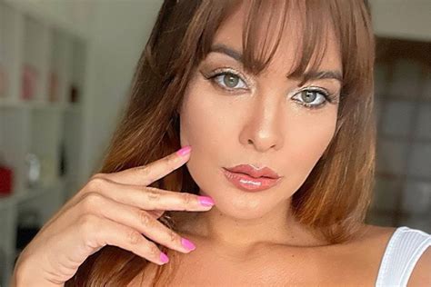 Geisy Arruda (@geisyarrudareal) .